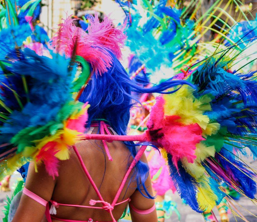 Você está visualizando atualmente “Fui beijada contra a minha vontade no carnaval. Isso é crime?”